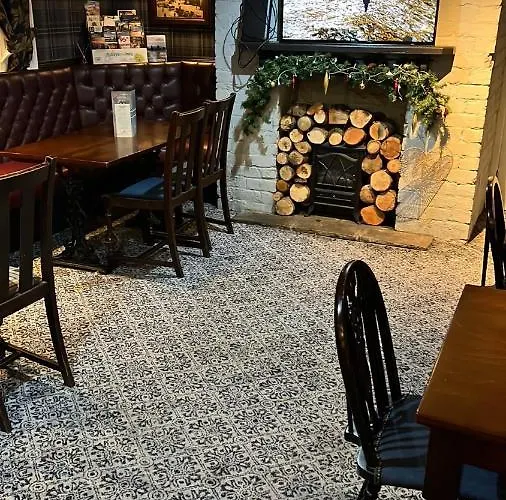 The Castle Tavern 3*