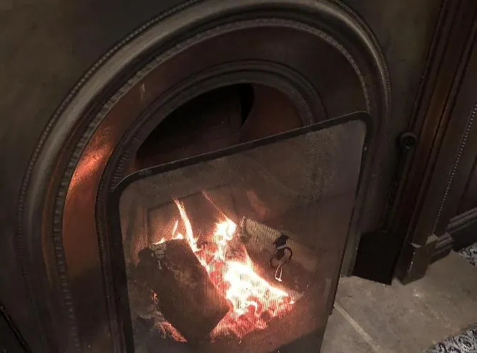 The Castle Tavern 3*