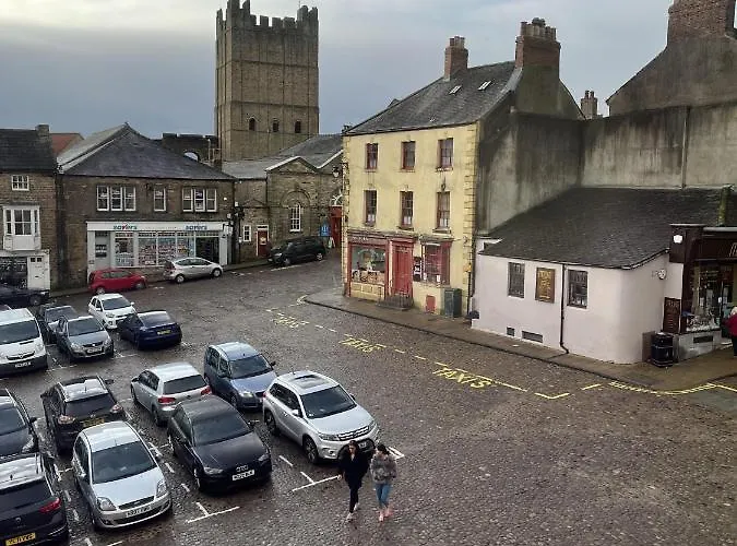 The Castle Tavern 3*